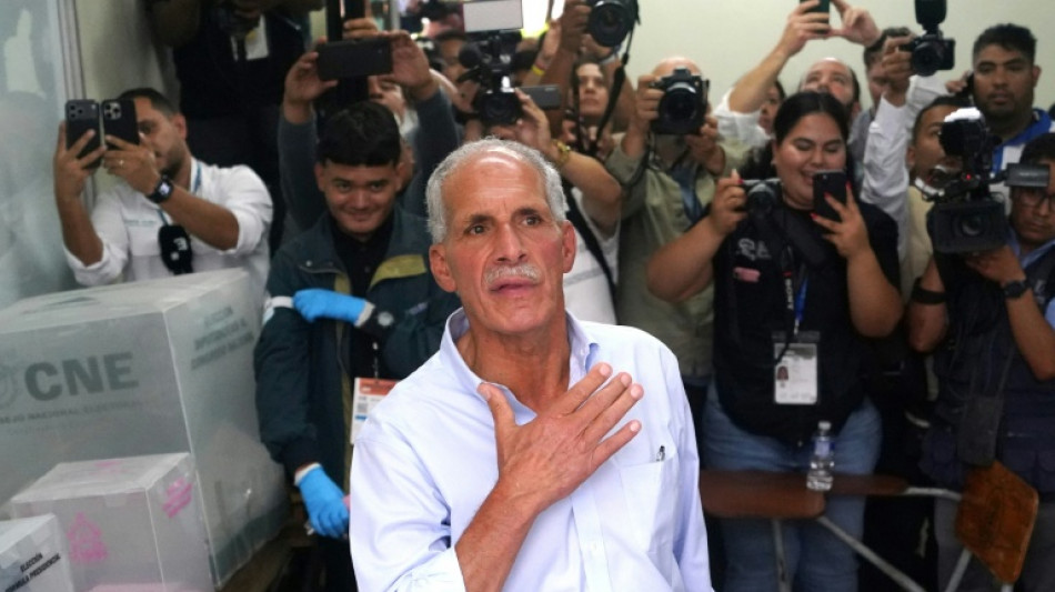 Right-wing rivals for Honduras presidency in 'technical tie'