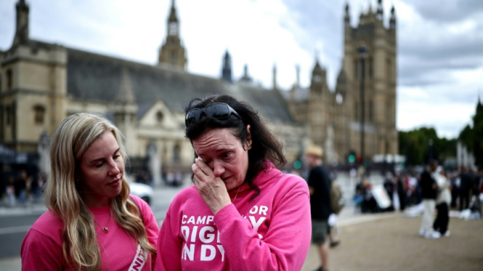 Deputados brit&acirc;nicos rejeitam legaliza&ccedil;&atilde;o da morte assistida