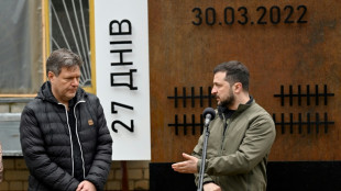 Selenskyj und Habeck besuchen ukrainisches Dorf Jahidne