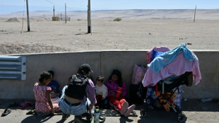 Dans le d&eacute;sert chilien, des migrants restent bloqu&eacute;s &agrave; la fronti&egrave;re avec le P&eacute;rou