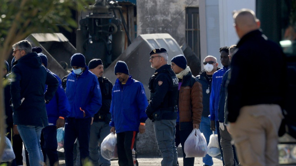Albanie: arrivée de migrants envoyés par l'Italie, dans le cadre d'un accord contesté