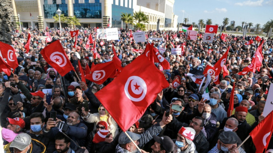 Le pr&eacute;sident &eacute;tend son pouvoir sur le syst&egrave;me judiciaire, les Tunisiens protestent