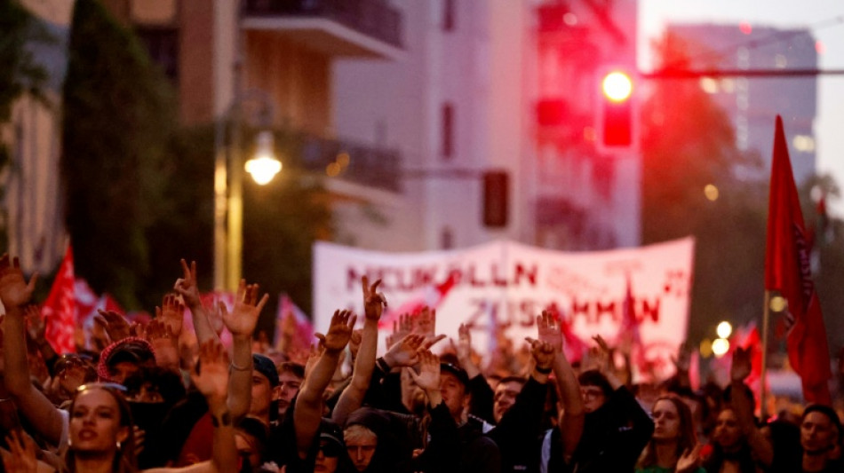 Mai-Kundgebungen in Berlin vorwiegend friedlich - Aber auch Festnahmen und Straftaten