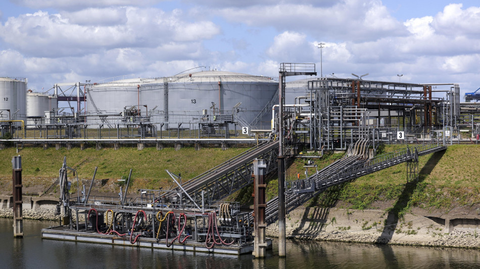 Il petrolio chiude in rialzo a New York a 60,48 dollari