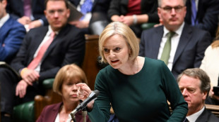 Britische Premierministerin entschuldigt sich f&uuml;r "Fehler"