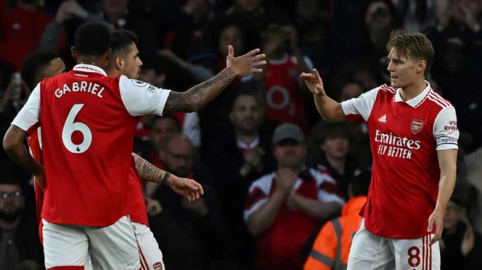 Arsenal back on top of Premier League after beating Chelsea