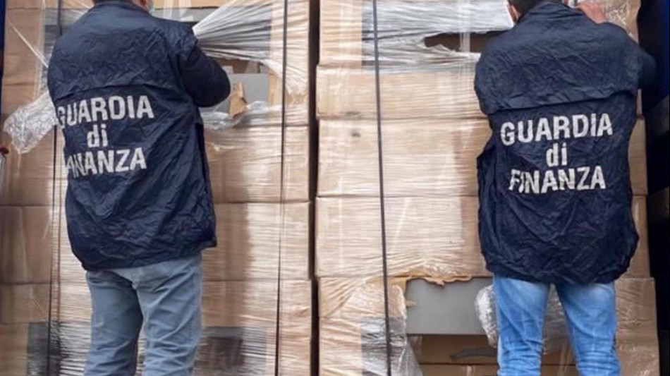 In un bunker la pi&ugrave; grande fabbrica clandestina di sigarette