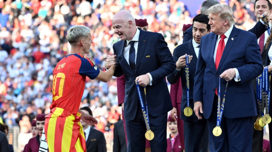 Presidente da liga espanhola acusa Fifa de 'destruir a ind&uacute;stria do futebol'