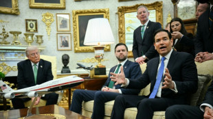 EEUU aumenta presi&oacute;n sobre Cuba, que restablece electricidad tras apag&oacute;n