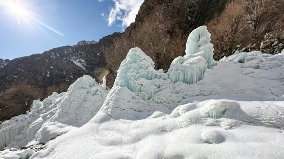 Pakistán crea glaciares artificiales para abastecer de agua los valles del norte