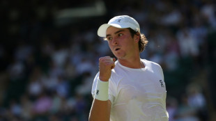 João Fonseca estreia com vitória e avança à 2ª rodada em Wimbledon