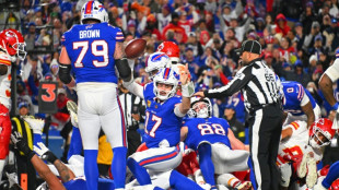 Bills outlast Chiefs while NFL-best Colts fall to Steelers