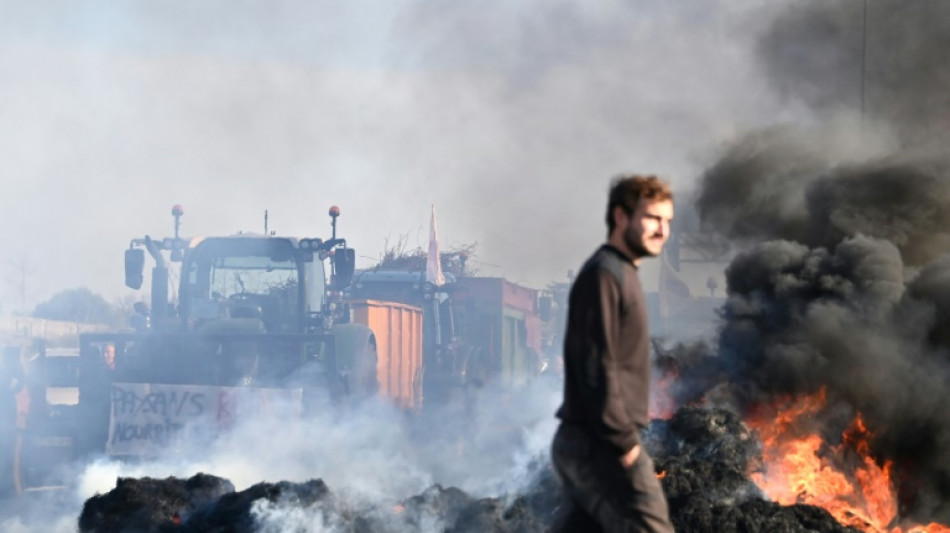 Les Jeunes Agriculteurs l&egrave;veront leurs barrages d'ici midi et les r&eacute;tabliront "en d&eacute;but de semaine&nbsp;prochaine"