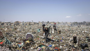 En 2021, près de 300 millions de vêtements usagés exportés au Kenya, "brûlés ou jetés"