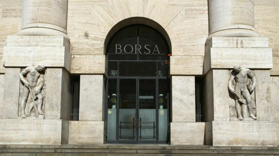 Borsa: Milano (-1,3%) debole con l'Europa in attesa dell'avvio di Wall street