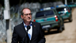 Innenminister Dobrindt mit neuem Vorstoß für Rückkehrzentren